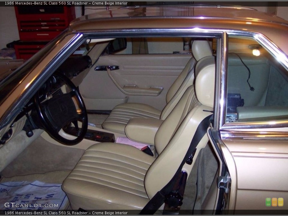 Creme Beige Interior Photo for the 1986 Mercedes-Benz SL Class 560 SL Roadster #138559068