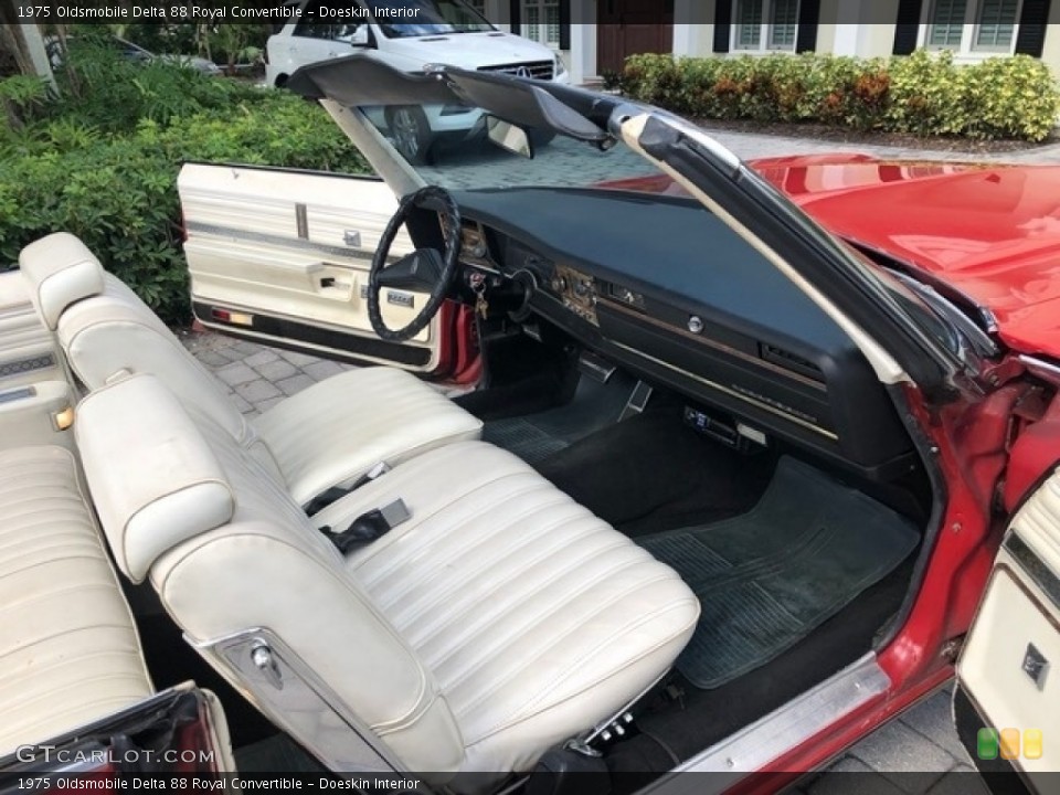 Doeskin Interior Photo for the 1975 Oldsmobile Delta 88 Royal Convertible #138568419