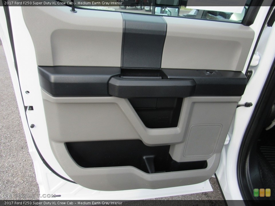 Medium Earth Gray Interior Door Panel for the 2017 Ford F250 Super Duty XL Crew Cab #138571305