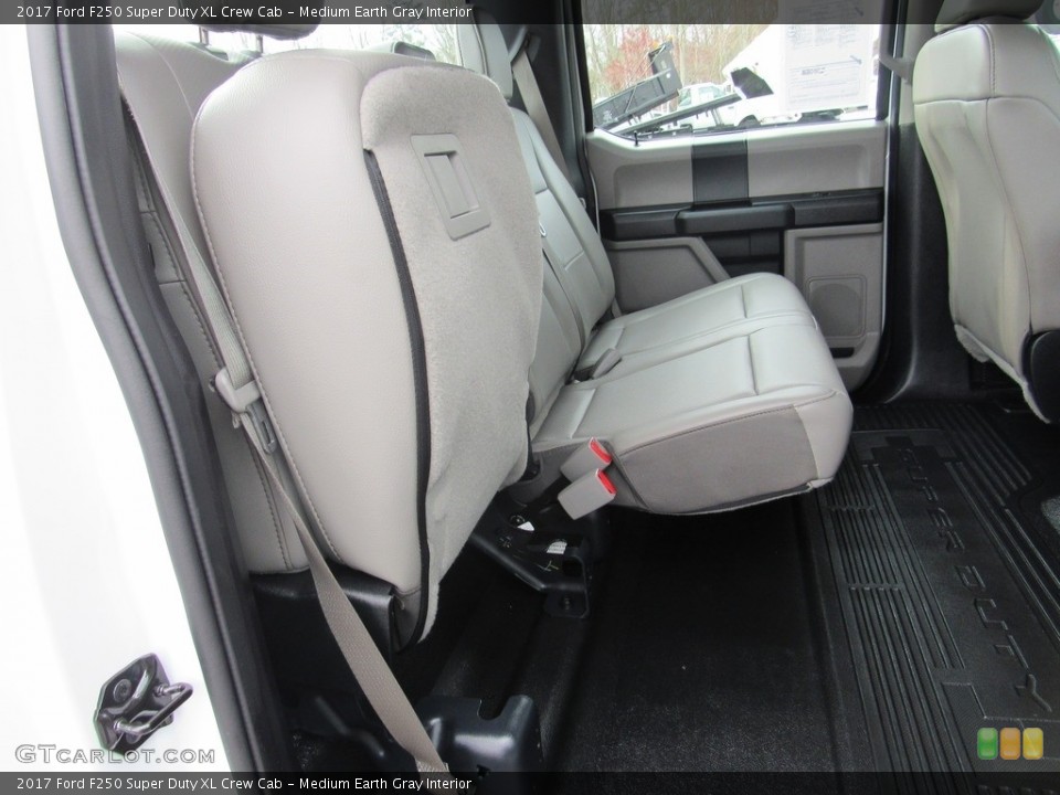 Medium Earth Gray Interior Rear Seat for the 2017 Ford F250 Super Duty XL Crew Cab #138571806