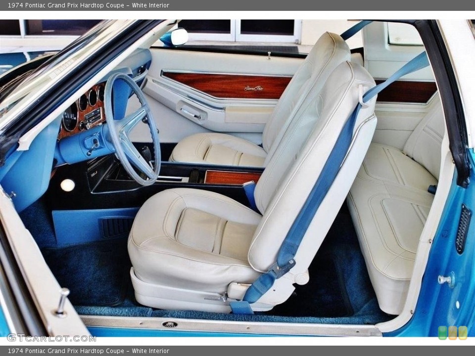 White Interior Photo for the 1974 Pontiac Grand Prix Hardtop Coupe #138574600