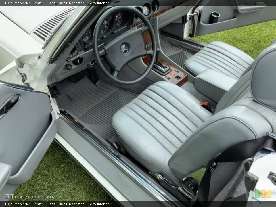 Grey Interior Front Seat for the 1985 Mercedes-Benz SL Class 380 SL Roadster #138590925