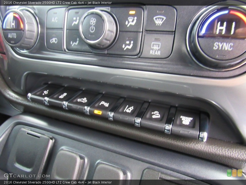 Jet Black Interior Controls for the 2016 Chevrolet Silverado 2500HD LTZ Crew Cab 4x4 #138598503