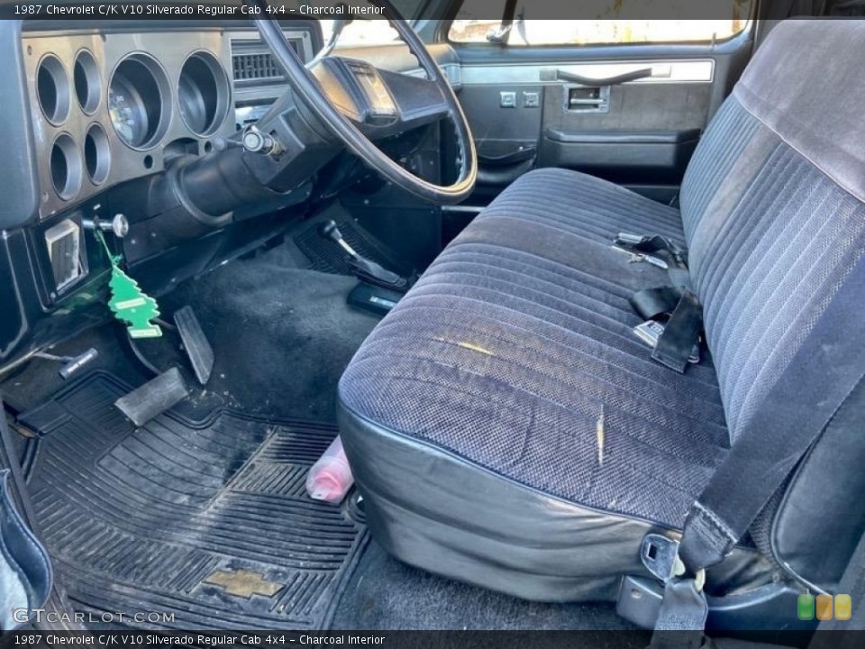 Charcoal Interior Photo for the 1987 Chevrolet C/K V10 Silverado Regular Cab 4x4 #138613986