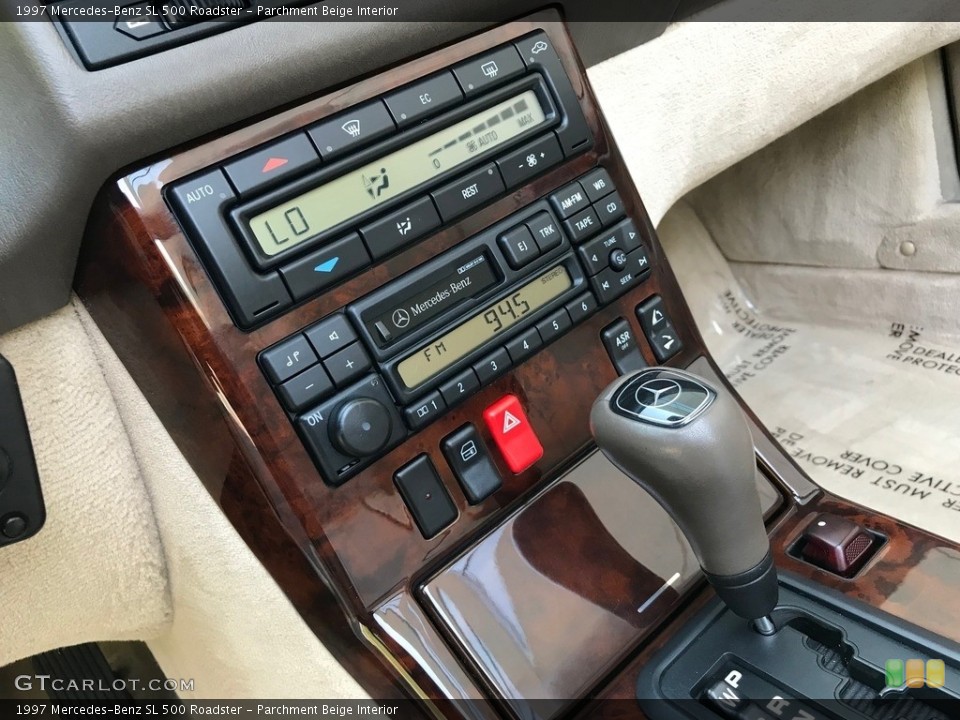 Parchment Beige Interior Controls for the 1997 Mercedes-Benz SL 500 Roadster #138618558