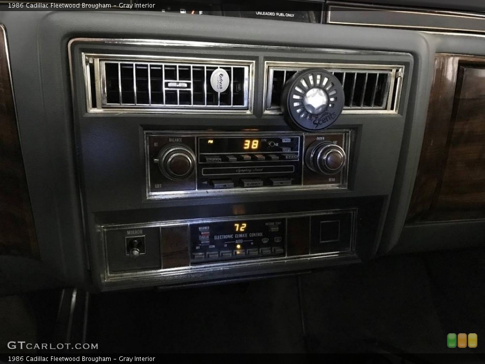 Gray Interior Controls for the 1986 Cadillac Fleetwood Brougham #138638241