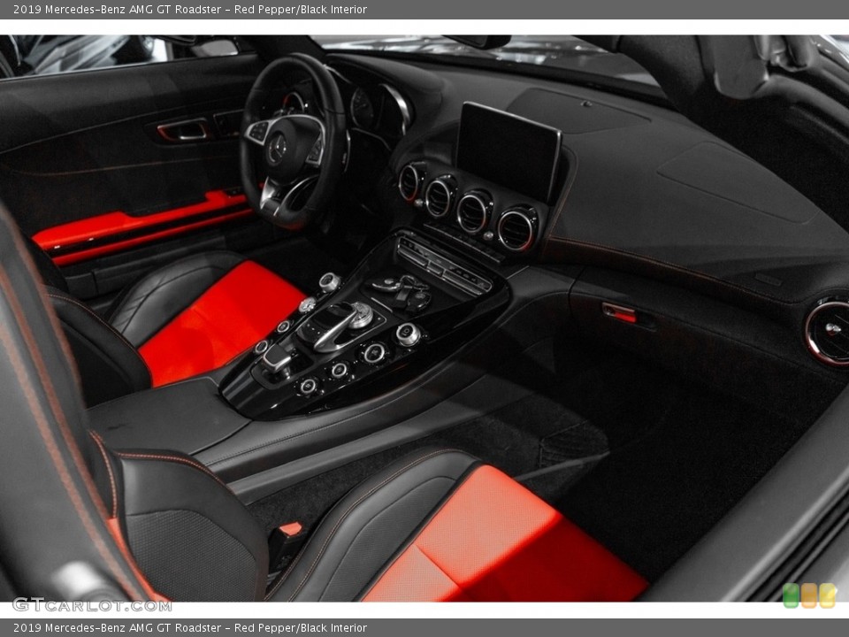 Red Pepper/Black Interior Dashboard for the 2019 Mercedes-Benz AMG GT Roadster #138653904