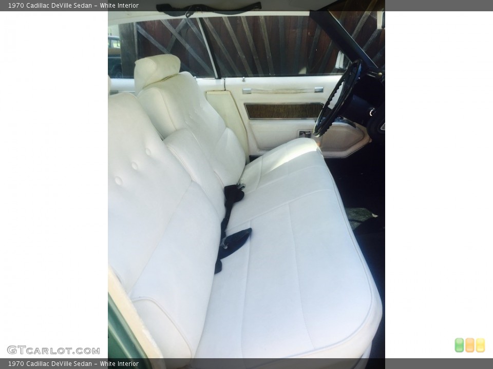 White Interior Photo for the 1970 Cadillac DeVille Sedan #138654948