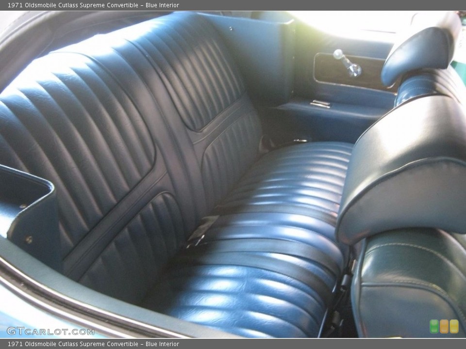 Blue 1971 Oldsmobile Cutlass Supreme Interiors