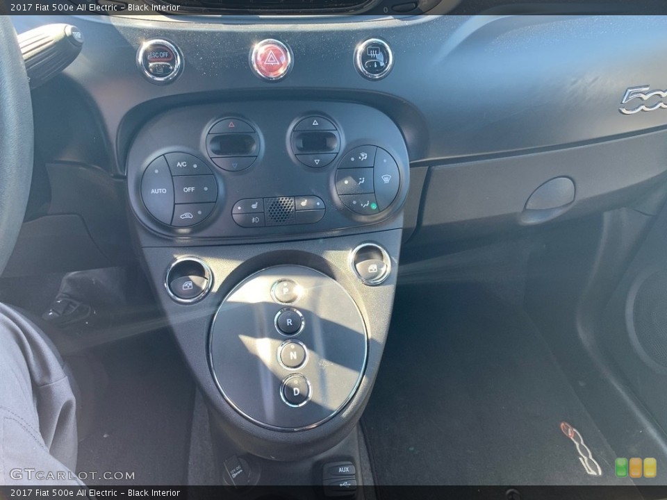 Black Interior Controls for the 2017 Fiat 500e All Electric #138701889
