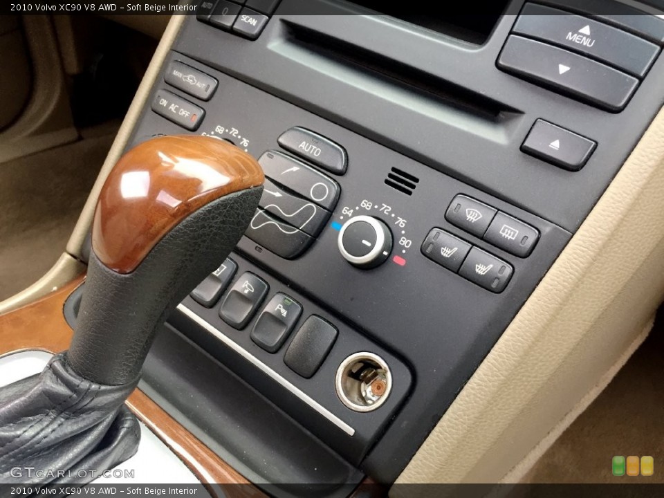 Soft Beige Interior Controls for the 2010 Volvo XC90 V8 AWD #138720141