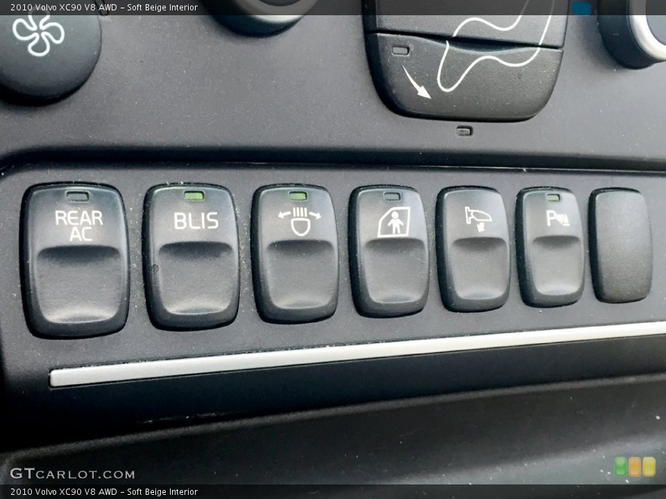 Soft Beige Interior Controls for the 2010 Volvo XC90 V8 AWD #138720261