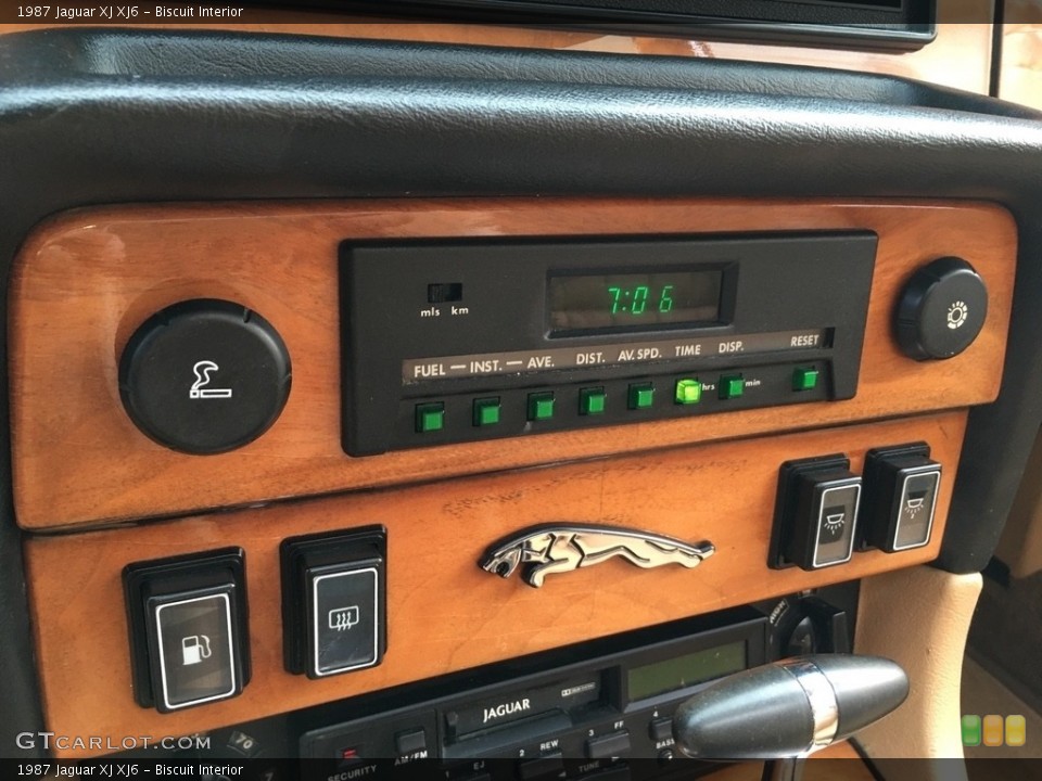 Biscuit Interior Audio System for the 1987 Jaguar XJ XJ6 #138724608