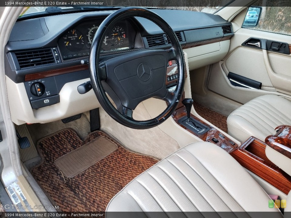 Parchment Interior Photo for the 1994 Mercedes-Benz E 320 Estate #138752087
