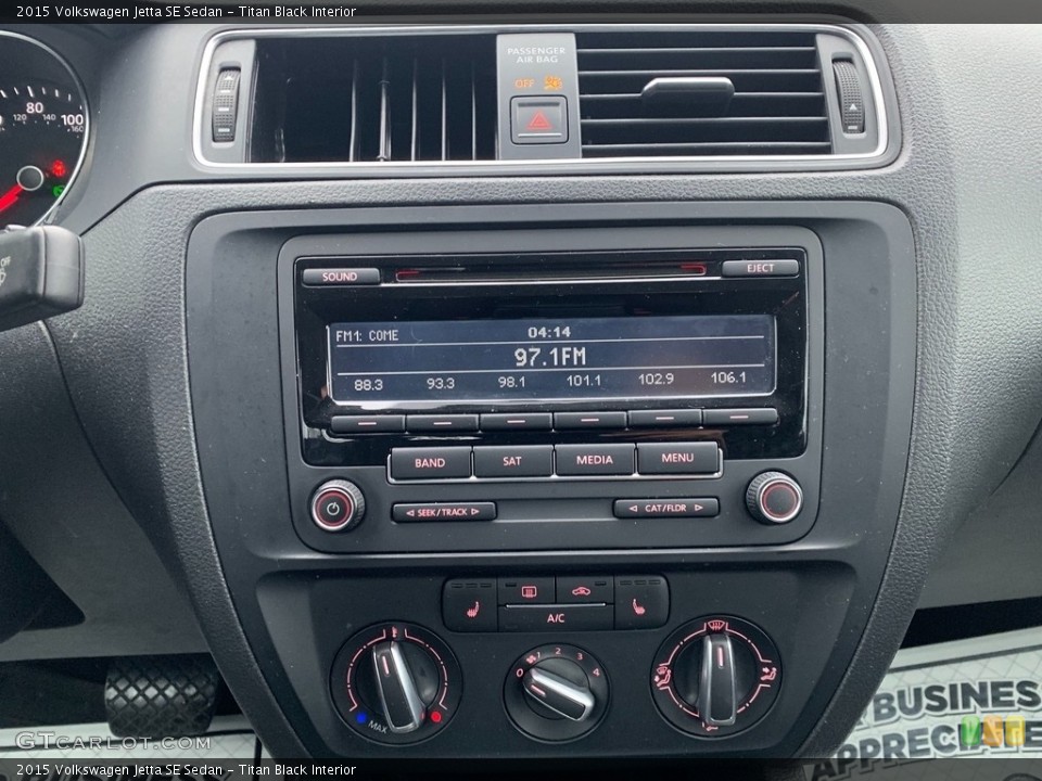 Titan Black Interior Controls for the 2015 Volkswagen Jetta SE Sedan #138759807