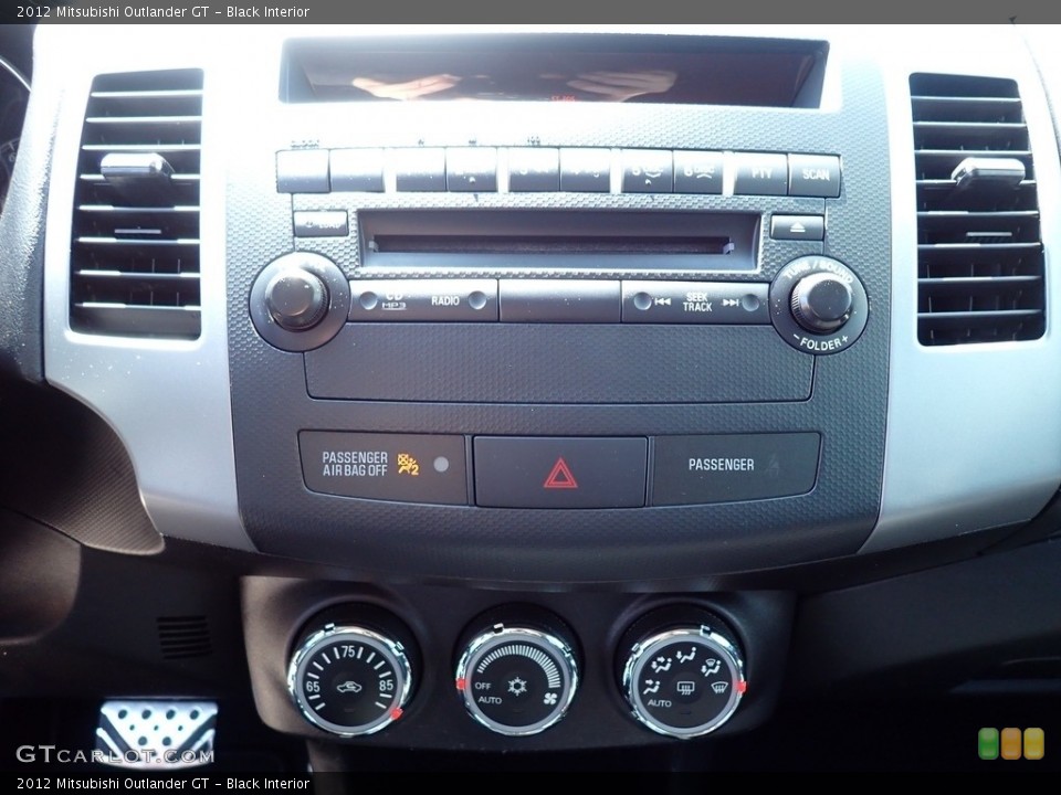 Black Interior Controls for the 2012 Mitsubishi Outlander GT #138779890