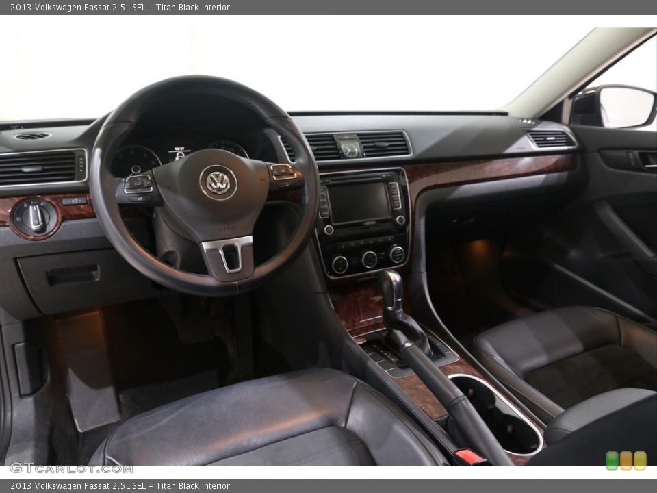 Titan Black Interior Photo for the 2013 Volkswagen Passat 2.5L SEL #138841934