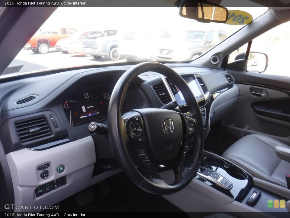 Gray Interior Dashboard for the 2016 Honda Pilot Touring AWD #138872513