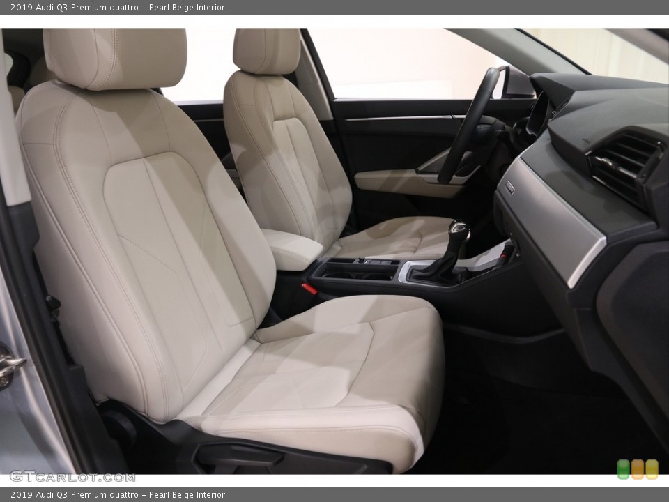 Pearl Beige 2019 Audi Q3 Interiors