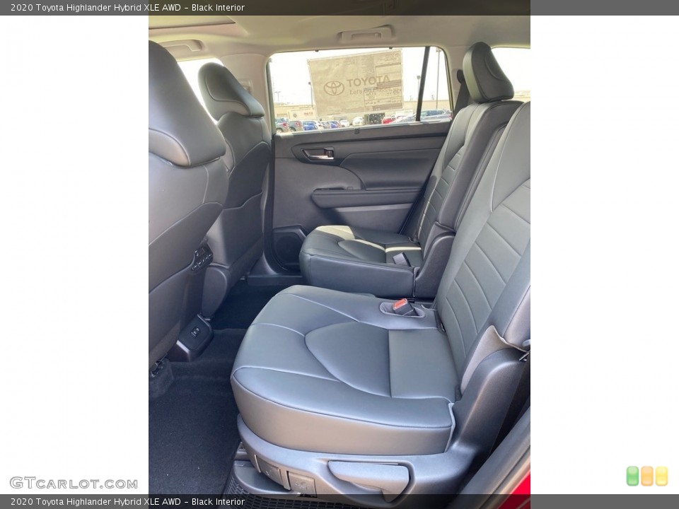 Black Interior Rear Seat for the 2020 Toyota Highlander Hybrid XLE AWD #138884690