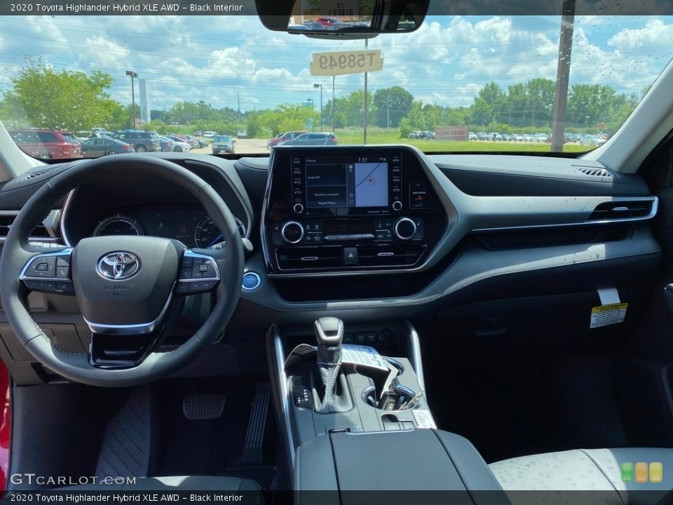 Black Interior Dashboard for the 2020 Toyota Highlander Hybrid XLE AWD #138884711