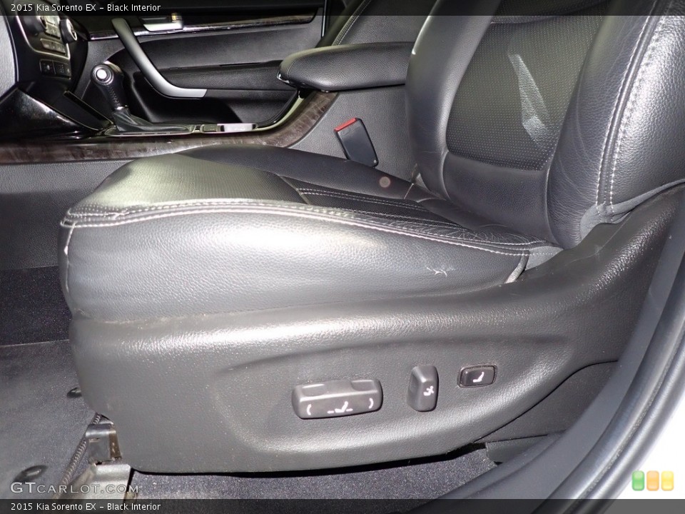 Black Interior Front Seat for the 2015 Kia Sorento EX #138906083