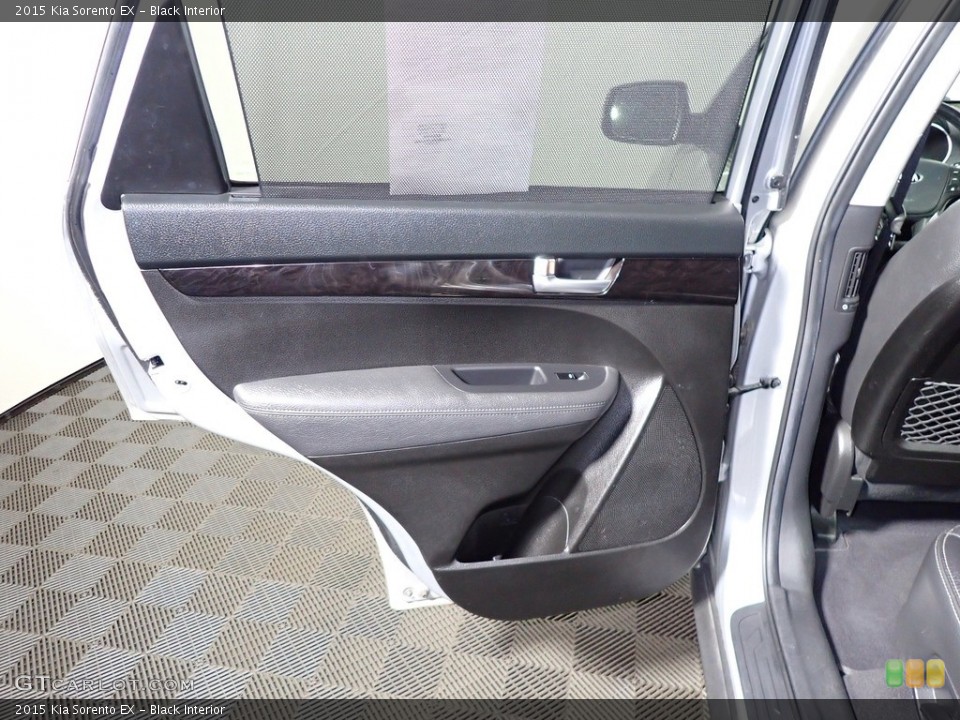 Black Interior Door Panel for the 2015 Kia Sorento EX #138906161