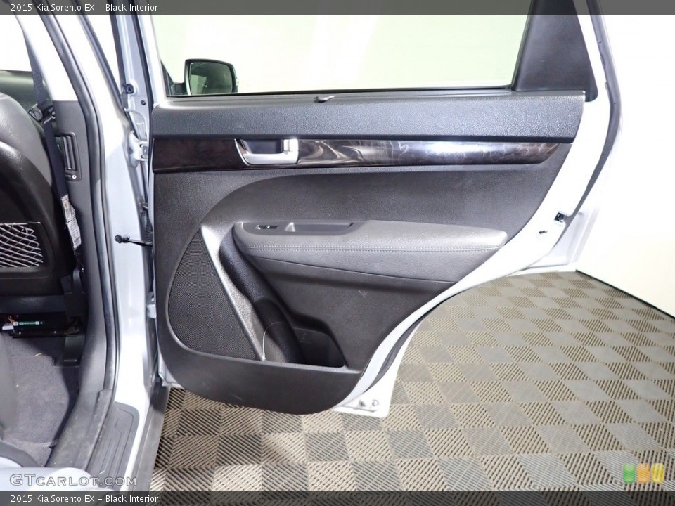 Black Interior Door Panel for the 2015 Kia Sorento EX #138906209