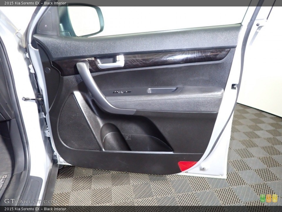 Black Interior Door Panel for the 2015 Kia Sorento EX #138906260