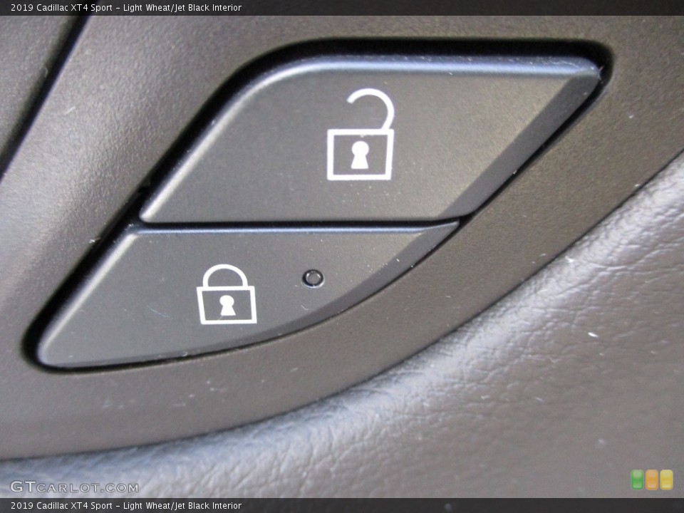 Light Wheat/Jet Black Interior Controls for the 2019 Cadillac XT4 Sport #138909992