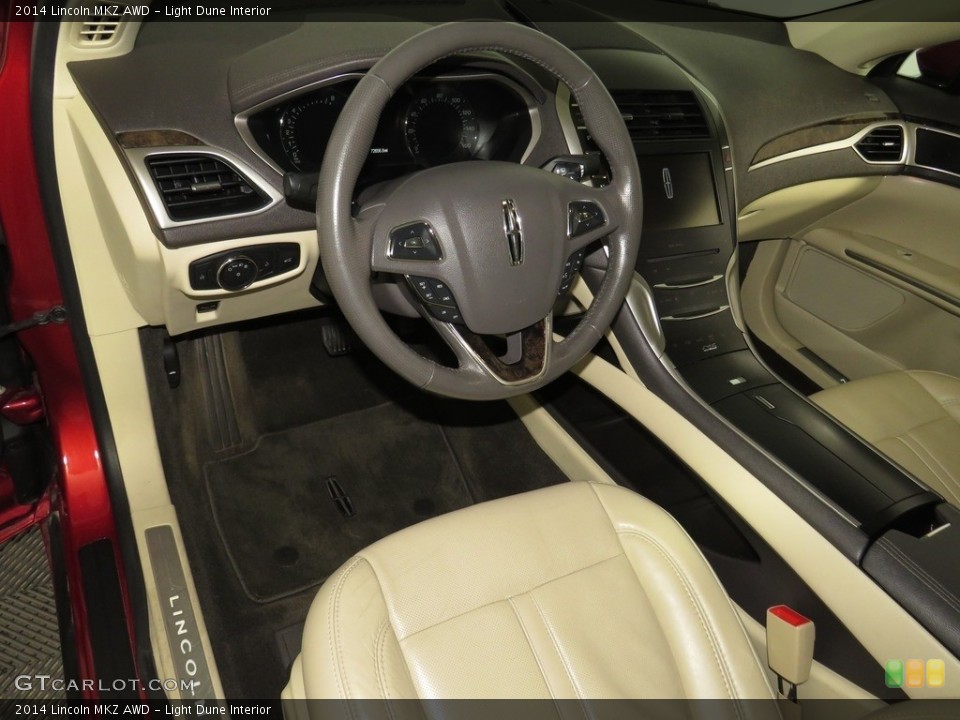 Light Dune Interior Photo for the 2014 Lincoln MKZ AWD #138916913