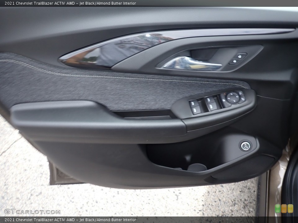 Jet Black/Almond Butter Interior Door Panel for the 2021 Chevrolet TrailBlazer ACTIV AWD #138969219