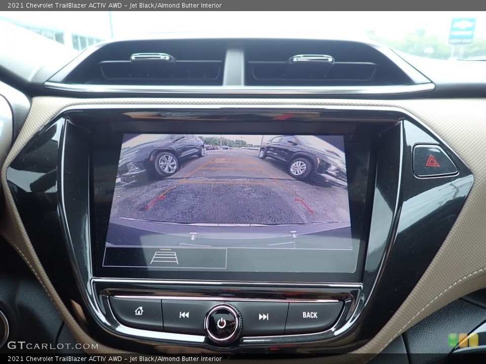 Jet Black/Almond Butter Interior Controls for the 2021 Chevrolet TrailBlazer ACTIV AWD #138969300
