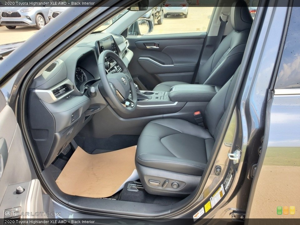 Black Interior Photo for the 2020 Toyota Highlander XLE AWD #138988805