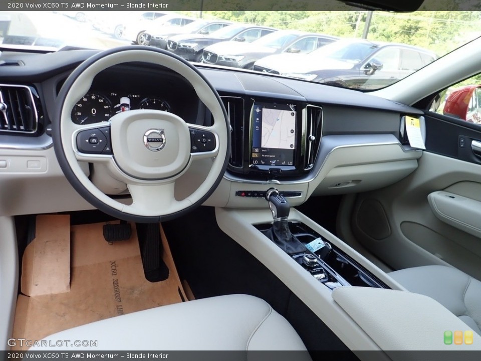 Blonde Interior Photo for the 2020 Volvo XC60 T5 AWD Momentum #138991992