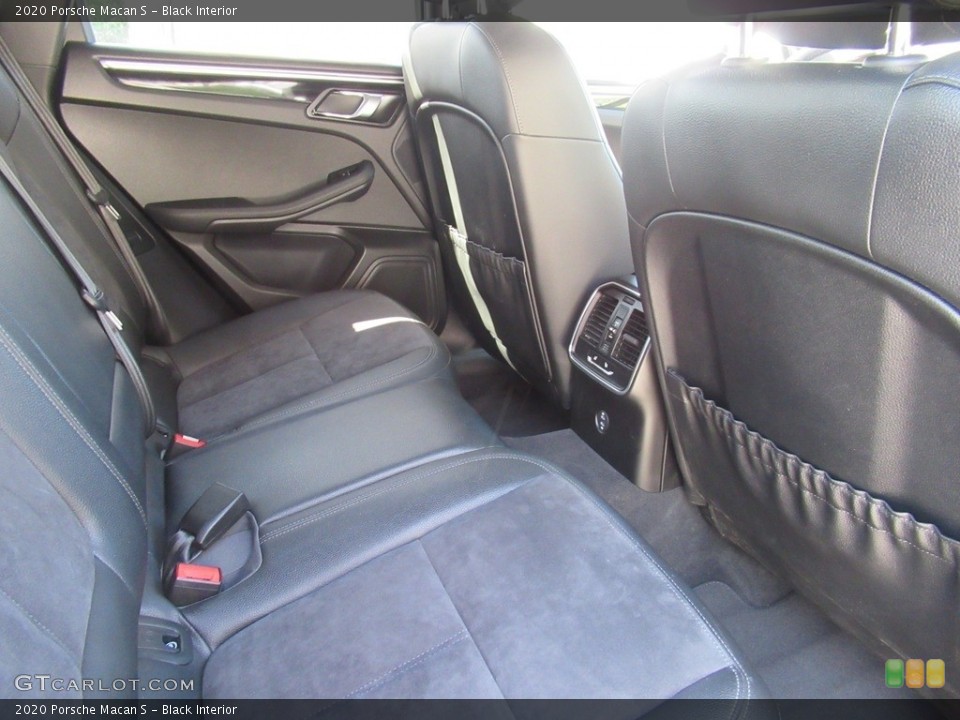 Black Interior Rear Seat for the 2020 Porsche Macan S #139034102