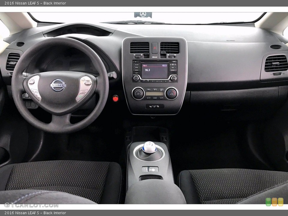 Black Interior Photo for the 2016 Nissan LEAF S #139037397