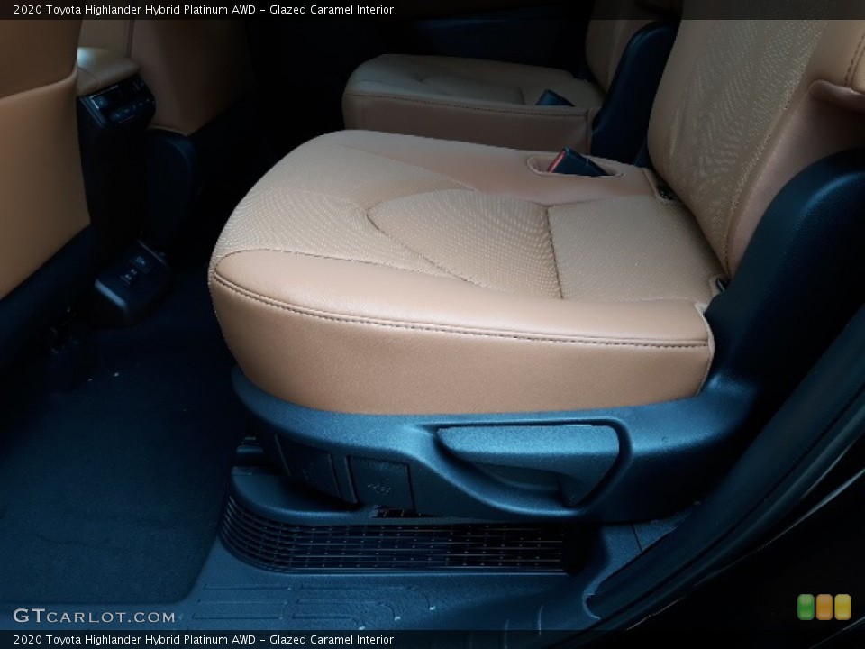 Glazed Caramel Interior Rear Seat for the 2020 Toyota Highlander Hybrid Platinum AWD #139040717