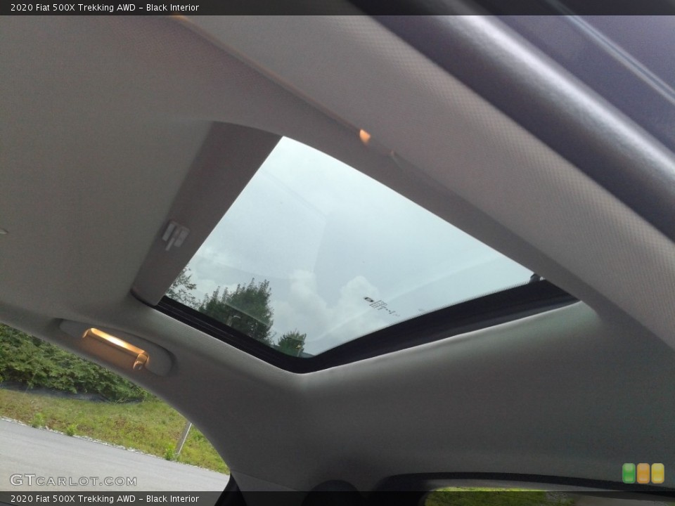 Black Interior Sunroof for the 2020 Fiat 500X Trekking AWD #139047910