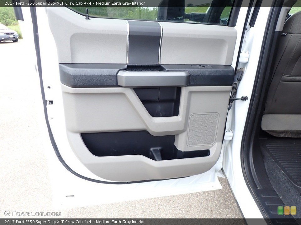 Medium Earth Gray Interior Door Panel for the 2017 Ford F350 Super Duty XLT Crew Cab 4x4 #139054572