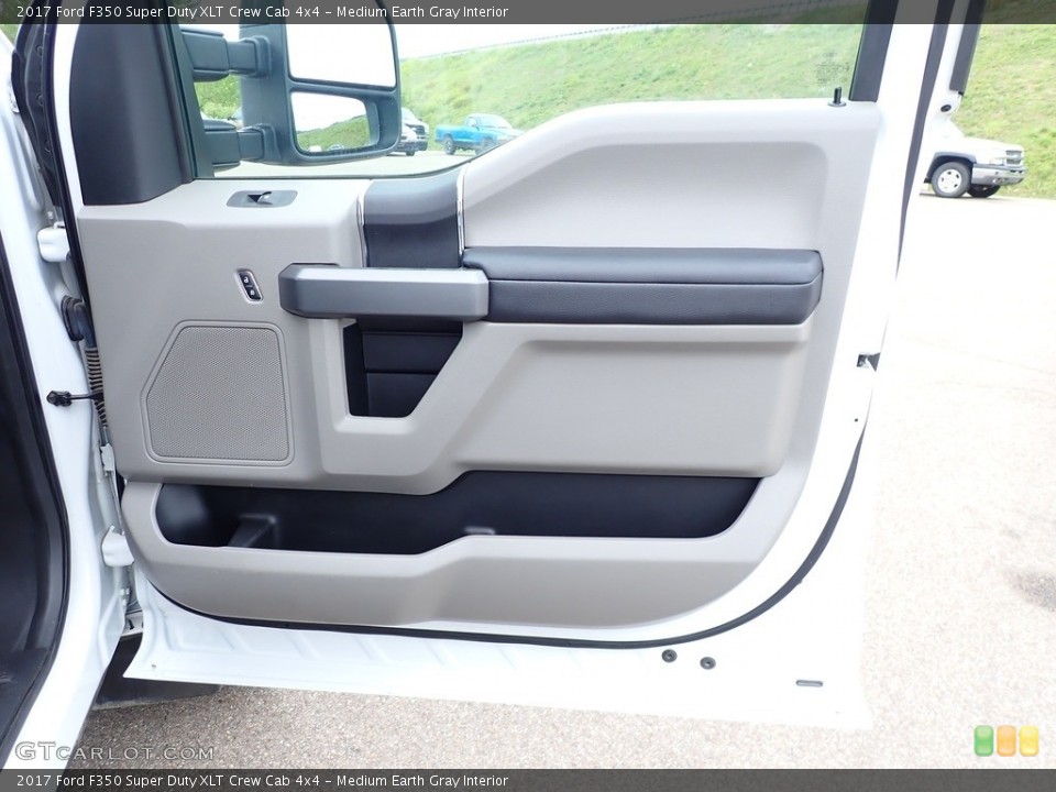 Medium Earth Gray Interior Door Panel for the 2017 Ford F350 Super Duty XLT Crew Cab 4x4 #139054662