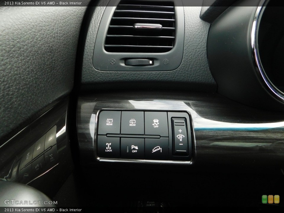 Black Interior Controls for the 2013 Kia Sorento EX V6 AWD #139117135