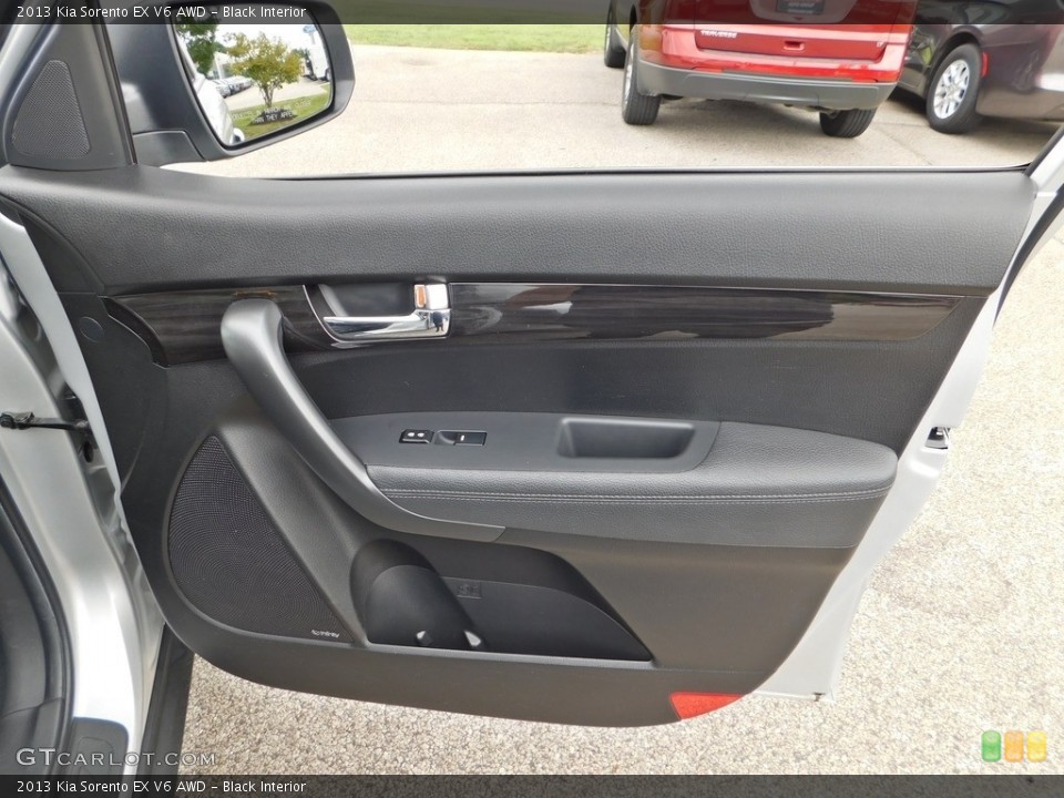 Black Interior Door Panel for the 2013 Kia Sorento EX V6 AWD #139117219