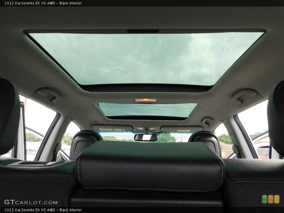 Black Interior Sunroof for the 2013 Kia Sorento EX V6 AWD #139117306