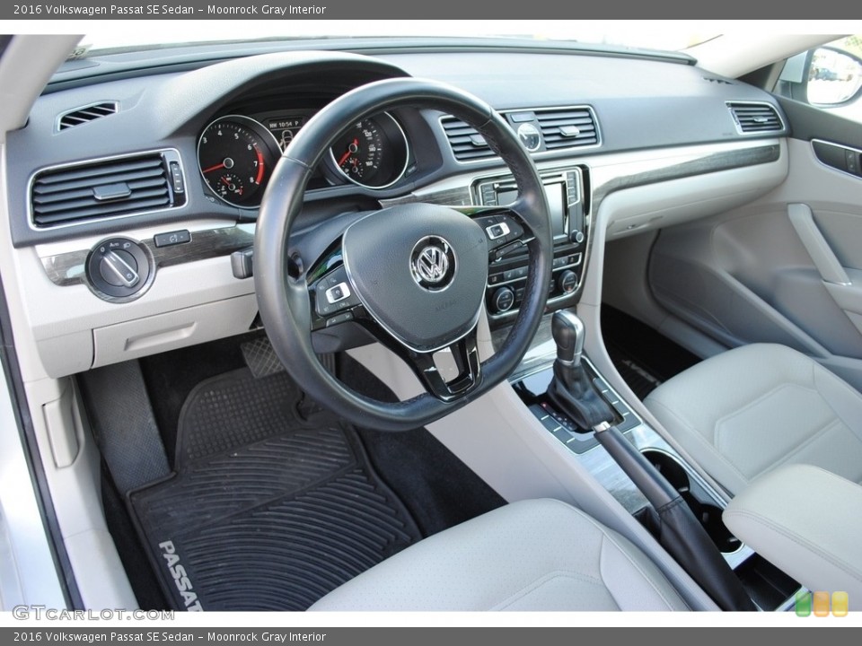 Moonrock Gray Interior Photo for the 2016 Volkswagen Passat SE Sedan #139162240