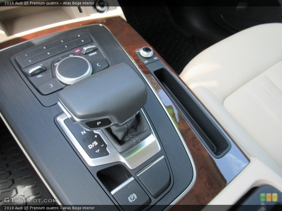 Atlas Beige Interior Transmission for the 2019 Audi Q5 Premium quattro #139187272