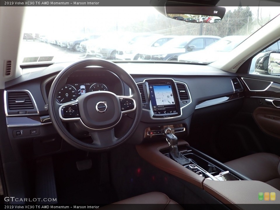 Maroon Interior Dashboard for the 2019 Volvo XC90 T6 AWD Momentum #139285755