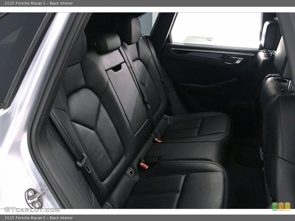 Black Interior Rear Seat for the 2015 Porsche Macan S #139291804