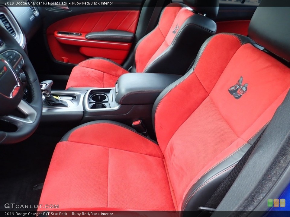 Ruby Red/Black Interior Photo for the 2019 Dodge Charger R/T Scat Pack #139301227