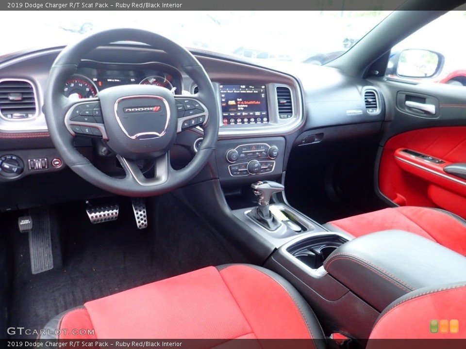 Ruby Red/Black Interior Photo for the 2019 Dodge Charger R/T Scat Pack #139301281